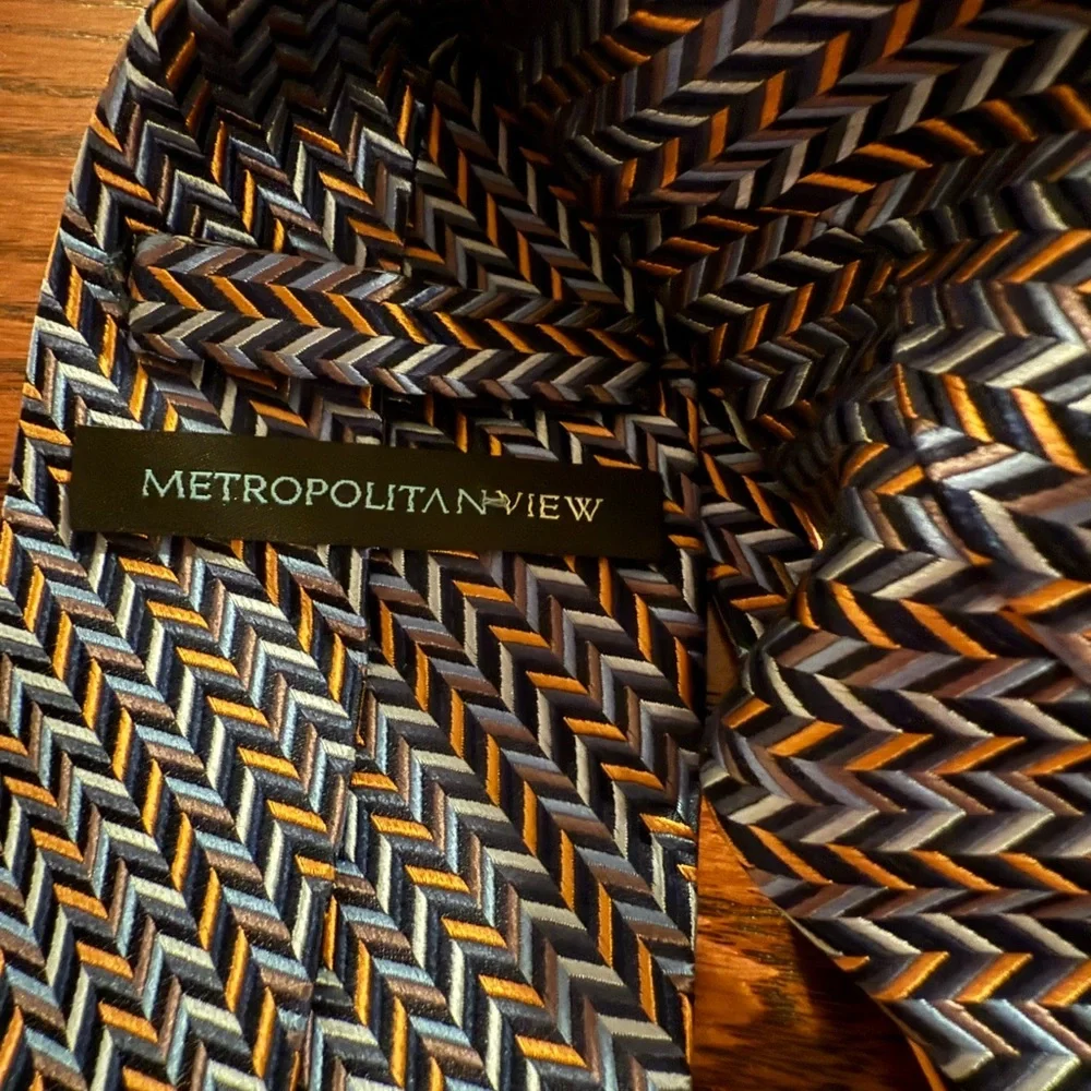 Elegant Metropolitan View Chevron Patterned Men's Tie